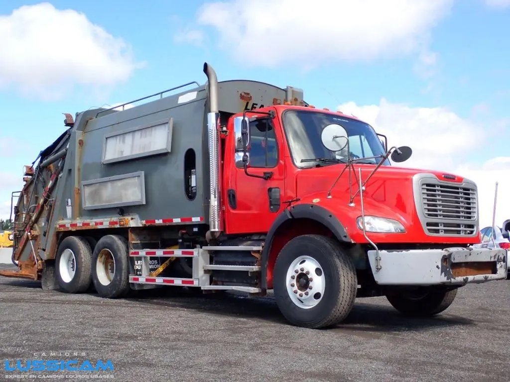 2014 Freightliner M2112