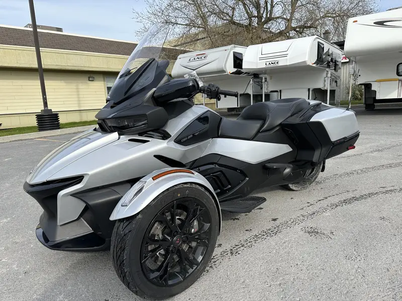 2022 BRP SPYDER RT STANDARD