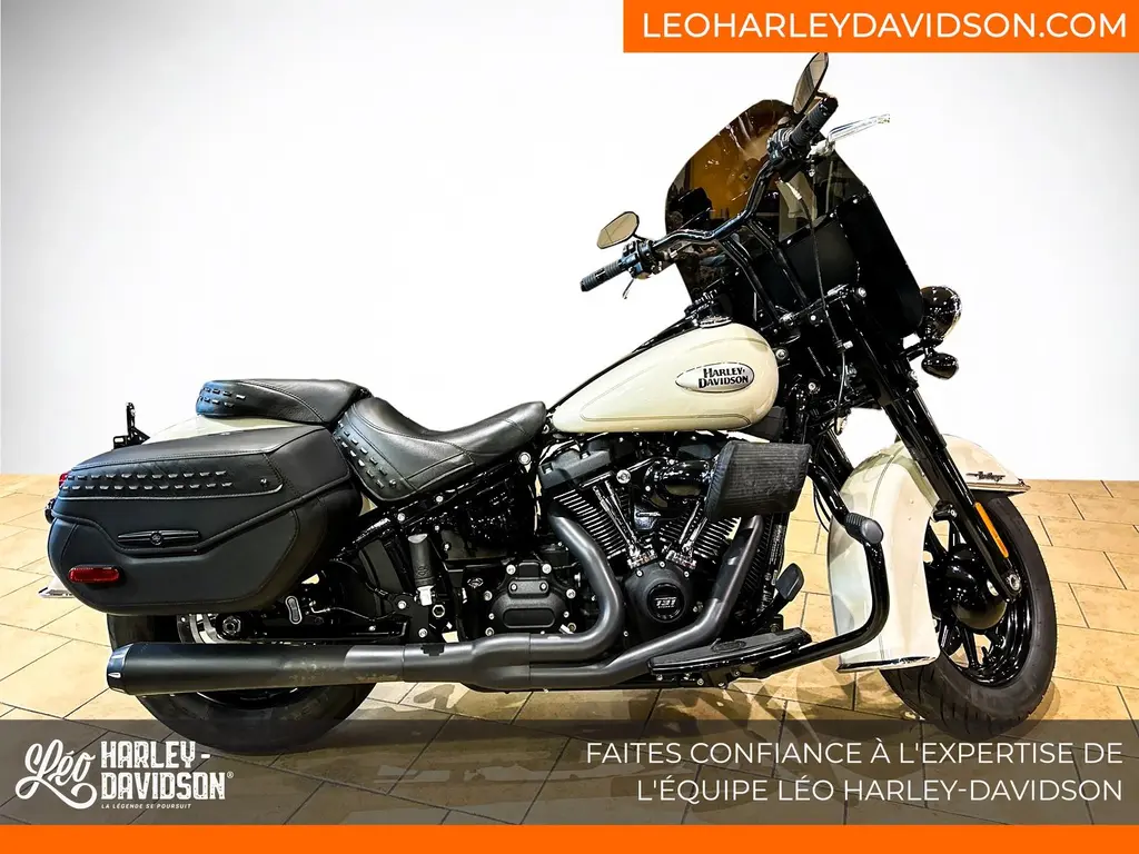 2022 Harley-Davidson FLHCS Heritage Classic 114