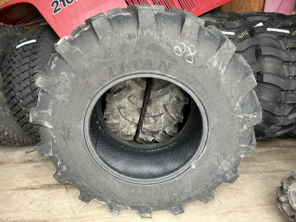 TITAN 16.5R12 16.9R24 2024