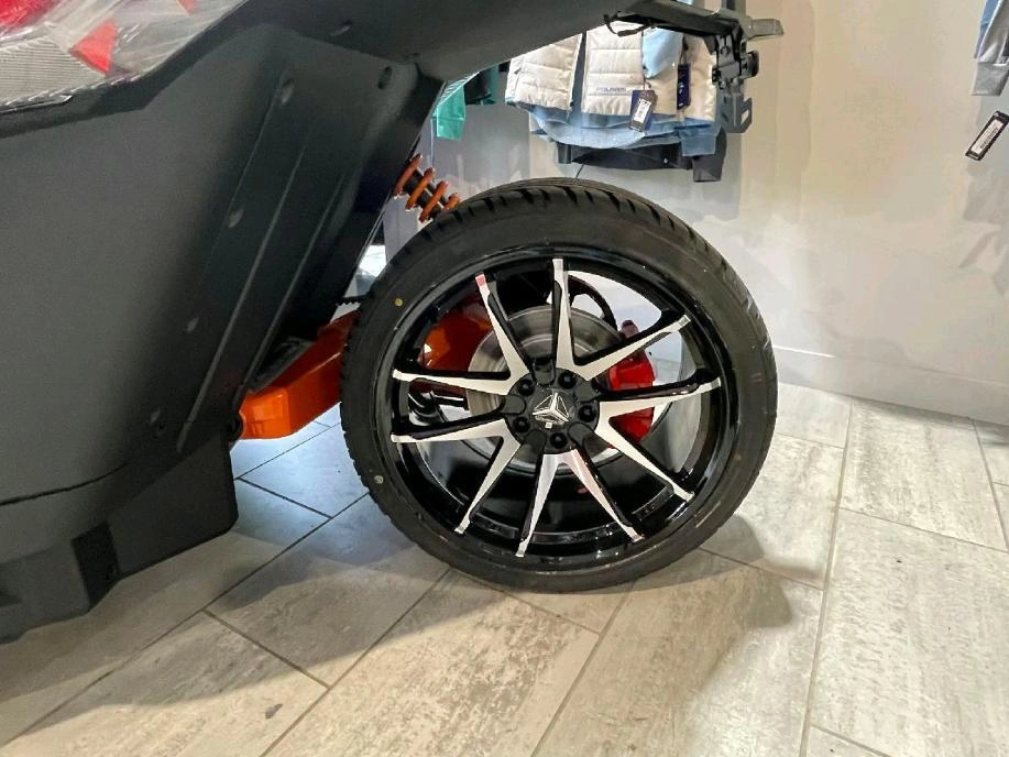 2024 Slingshot Slingshot R (manuel) alt