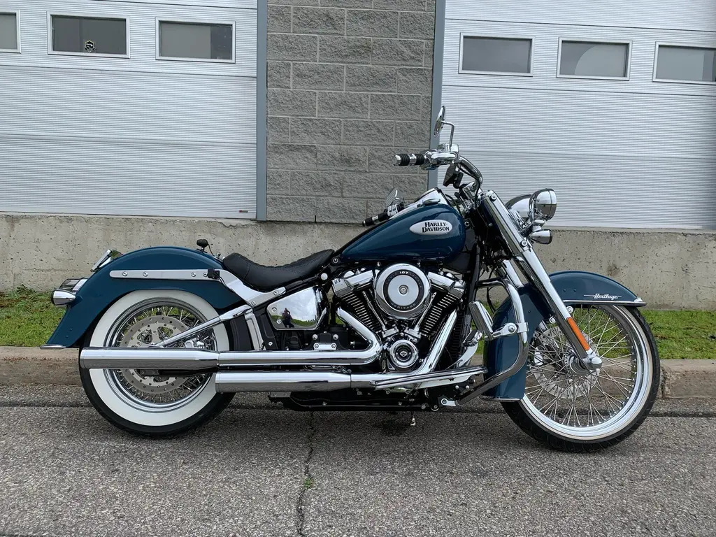 Harley Davidson FLHC SOFTAIL HERITAGE 2021 d occasion a Laval Premont Harley Davidson