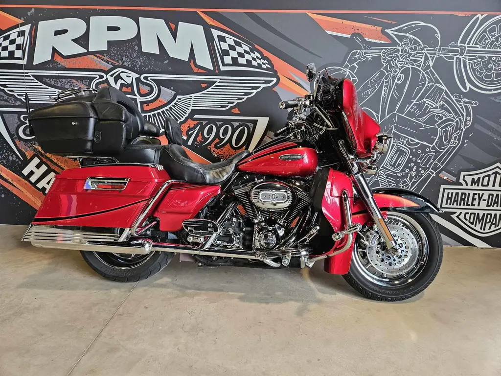 2007 Harley-Davidson CVO Ultra Classic FLHTCUSE