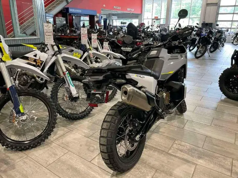 2024 Husqvarna Norden 901 thumbnail 3