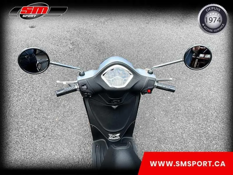 2024 Piaggio Liberty 50 iGet thumbnail 9