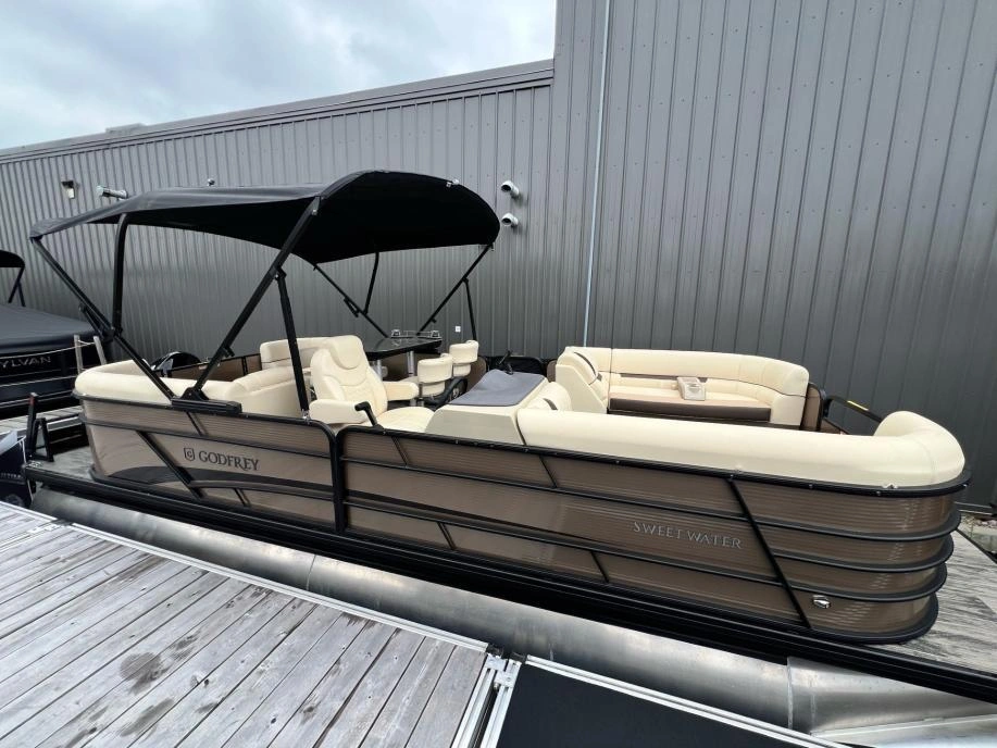 Godfrey Marine Sweetwater 2286 Midship Table 2023 alt