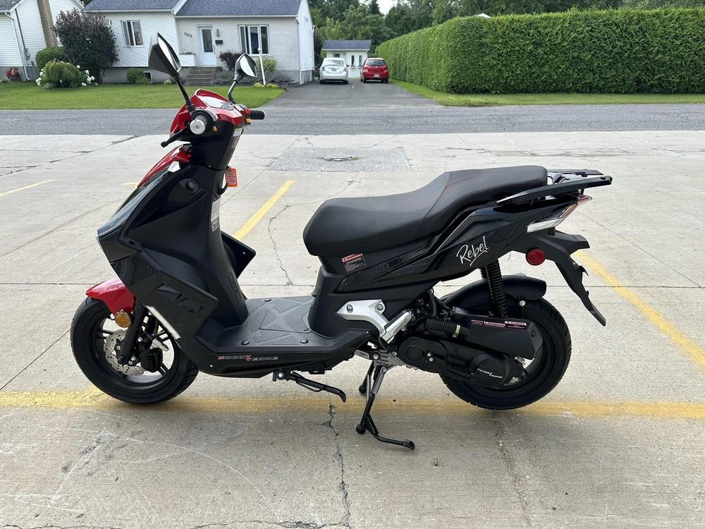 Scootterre Rebel Scooter 50cc 2024 alt