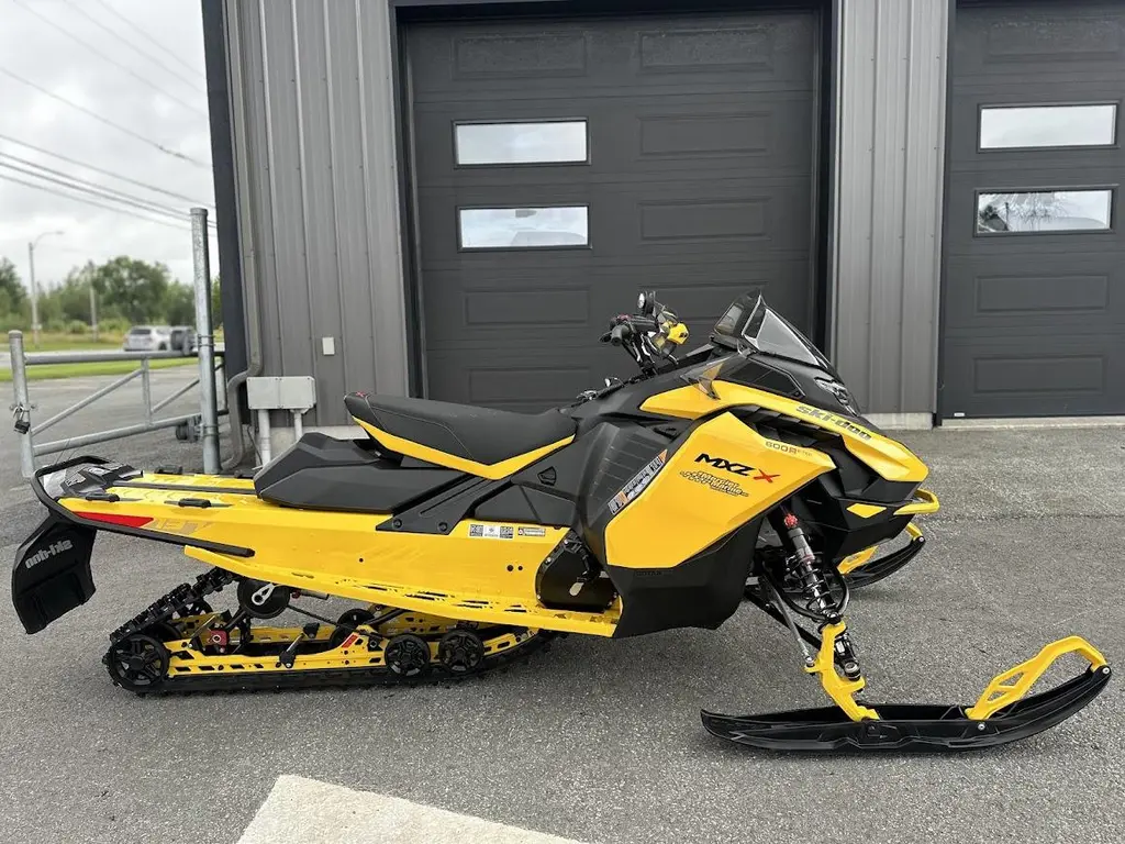 2024 Ski-Doo MXZ X 600R