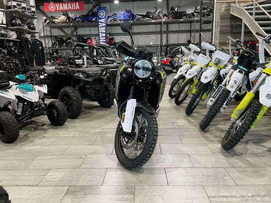 2024 Husqvarna Norden 901 alt