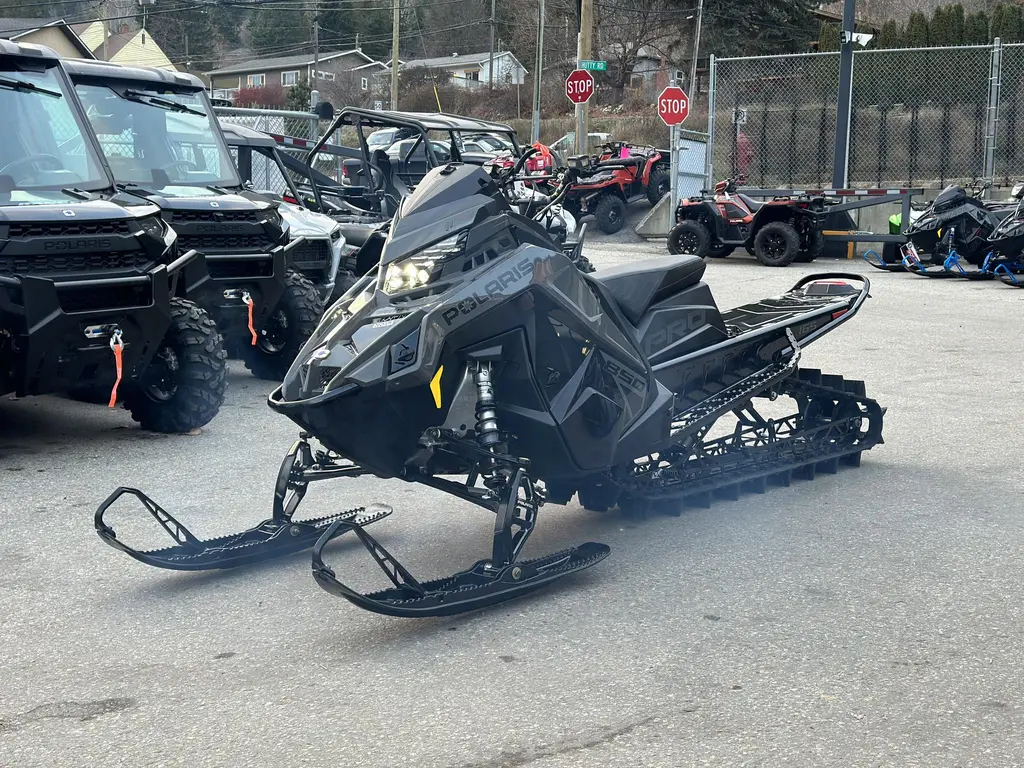 2024 Polaris 850 RMK KHAOS SLASH 165 - Gloss Black / Shadow Gray