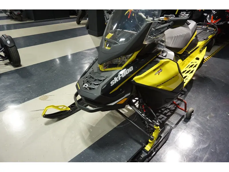 2021 Ski-Doo renegade x 900 Turbo