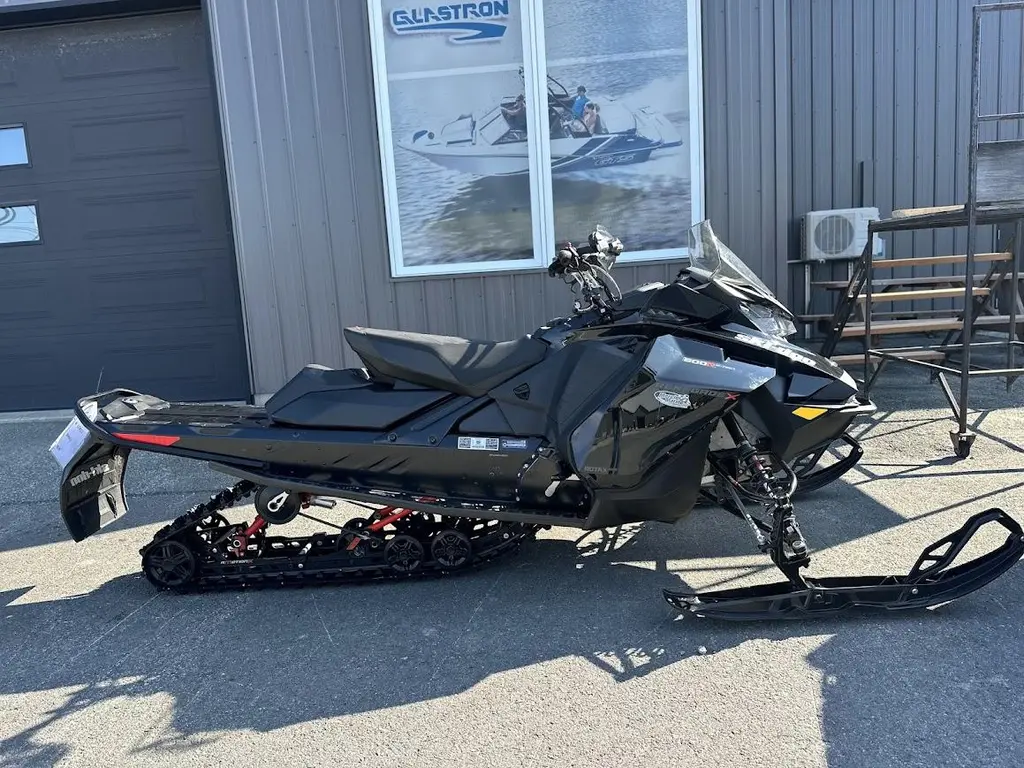 2022 Ski-Doo Renegade X 600R
