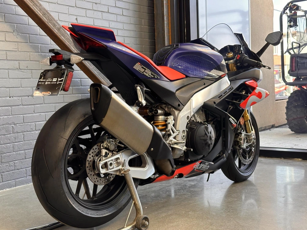 2021 Aprilia Rsv4 1100 Factory Lava Red alt