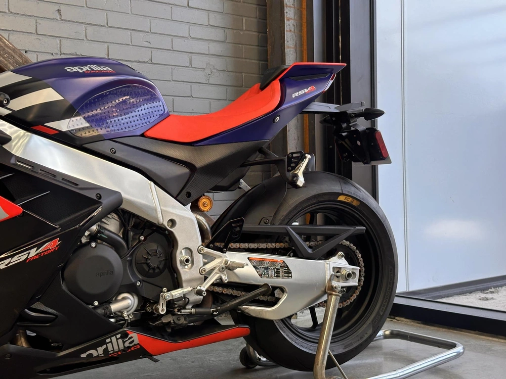 2021 Aprilia Rsv4 1100 Factory Lava Red alt