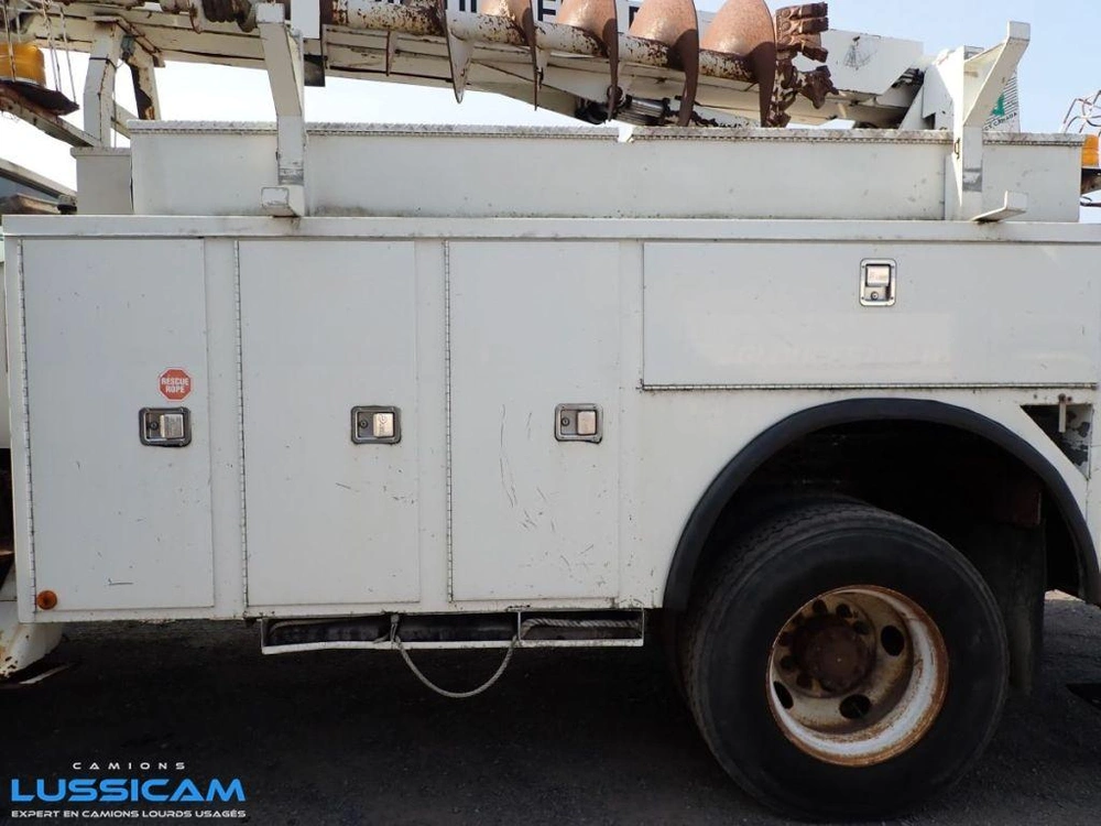 Ford F800 1995