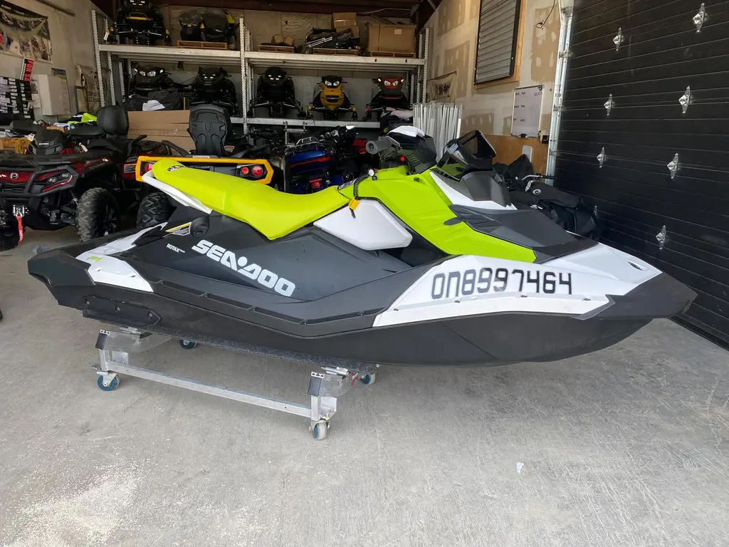 2023 Sea-Doo/BRP Spark 3-up 90HP IBR & Convenience package