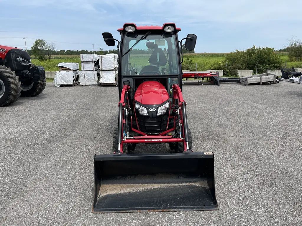 2023 Mahindra Emax20S cab