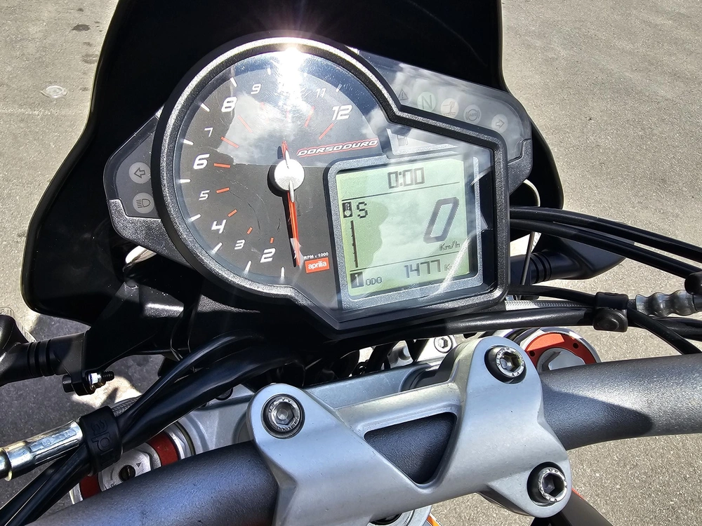 2014 Aprilia Dorsoduro 750 alt