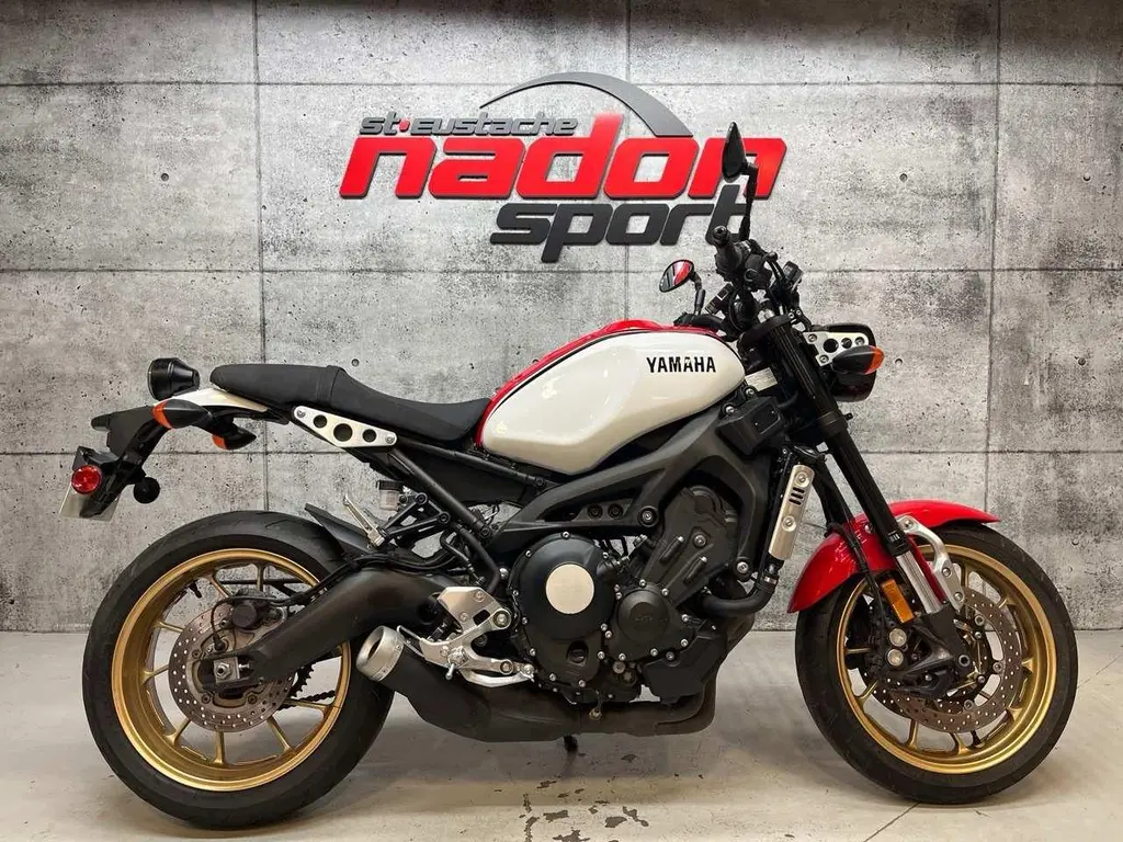 Yamaha XSR900 2021