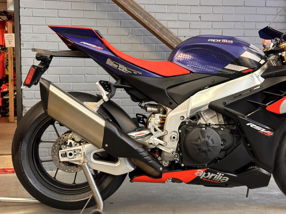 2021 Aprilia Rsv4 1100 Factory Lava Red alt
