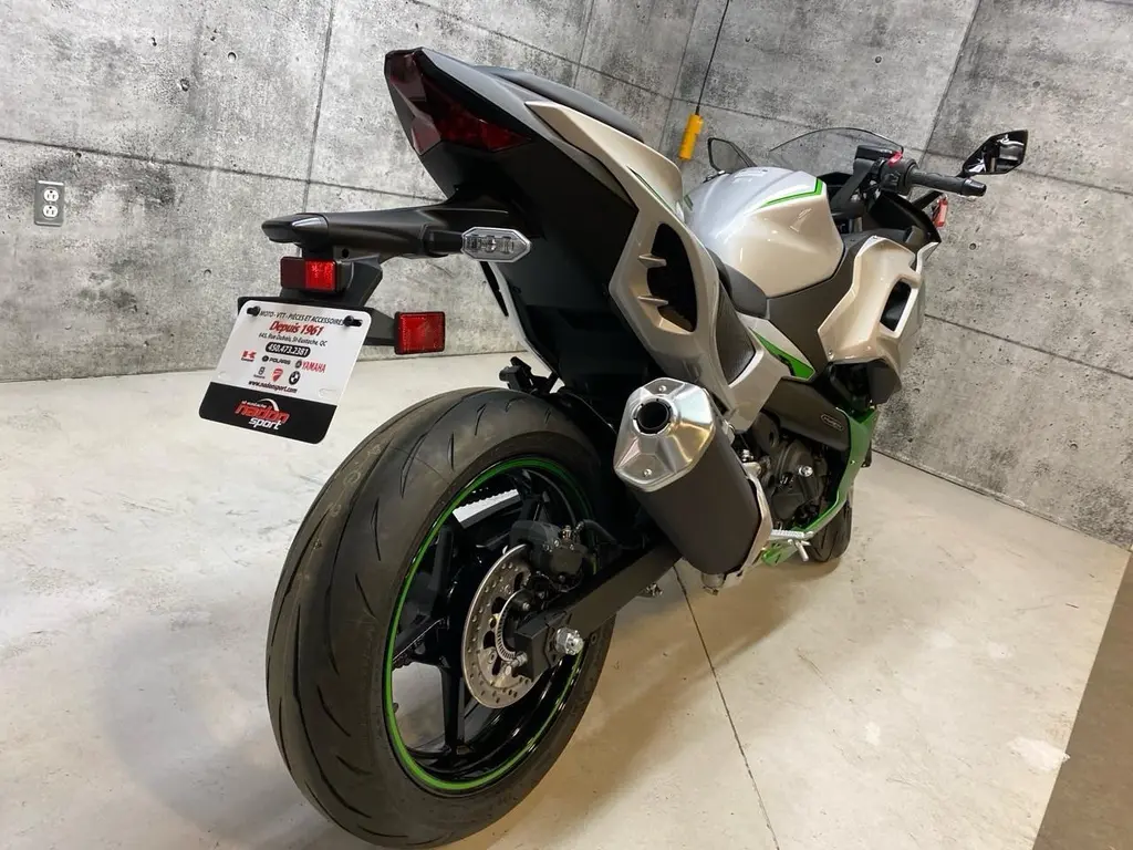 2024 Kawasaki NINJA 7 HYBRID