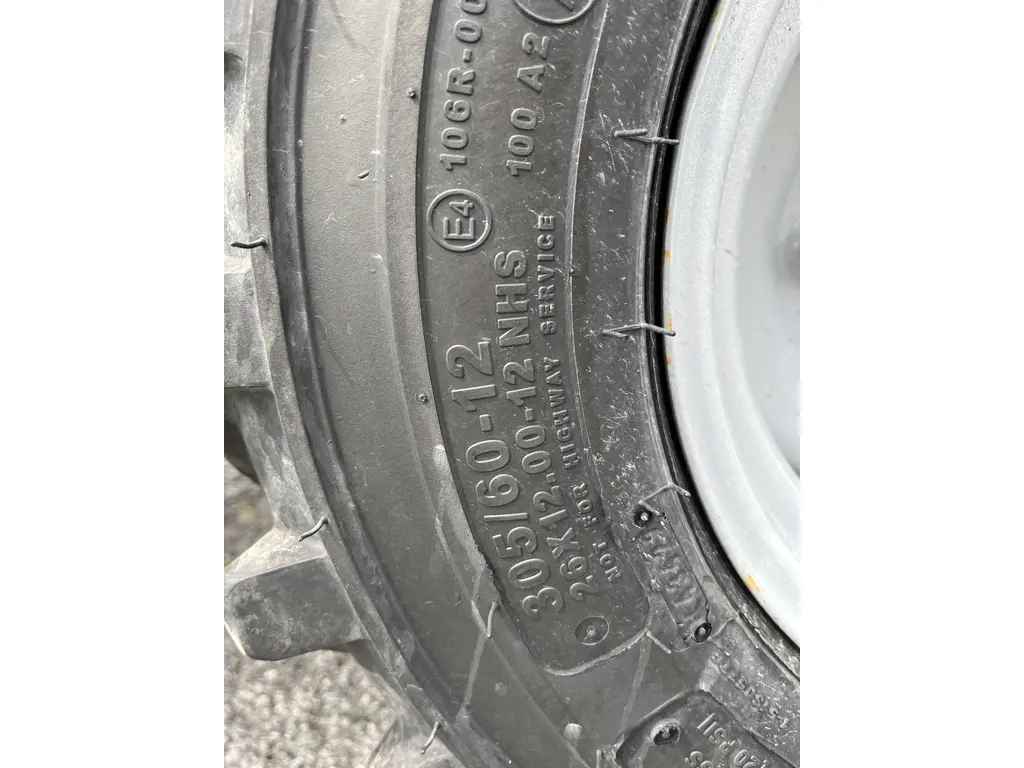 2023 Mahindra Emax20S cab