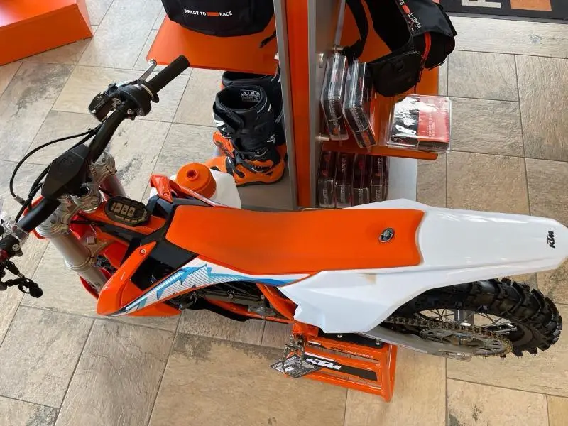 2024 KTM SX-E 3 thumbnail 2