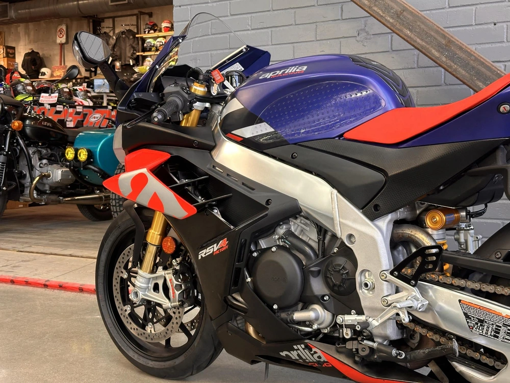 2021 Aprilia Rsv4 1100 Factory Lava Red alt