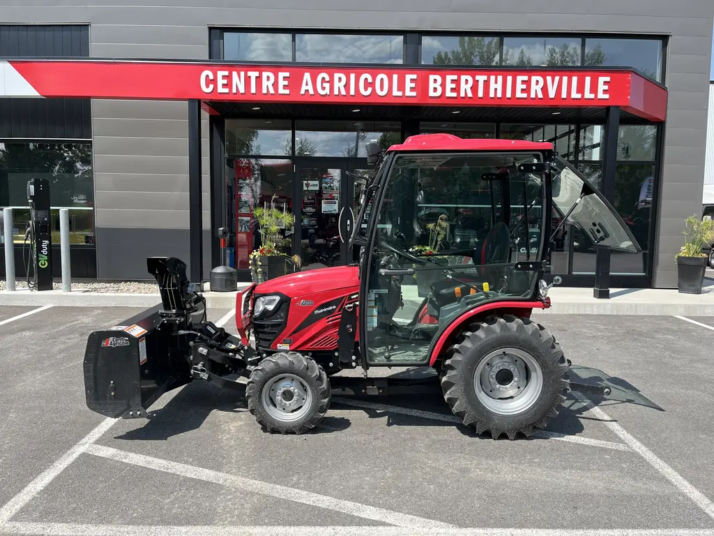 2023 Mahindra  Emax25 CAB