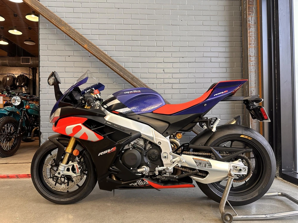 2021 Aprilia Rsv4 1100 Factory Lava Red alt