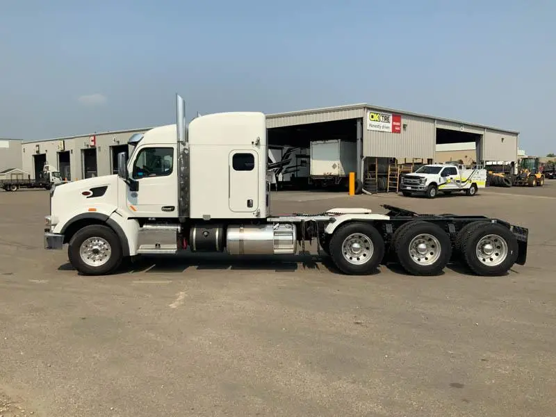 2019 Peterbilt 567 Tri/A Sleeper Truck Tractor