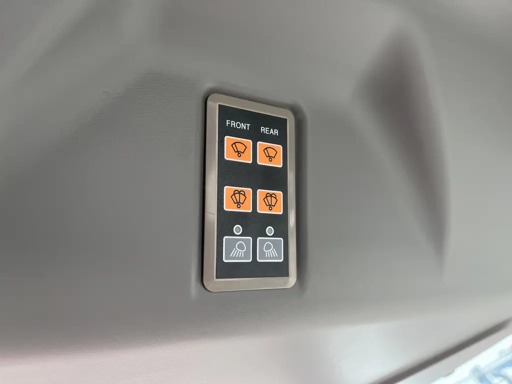 2023 Mahindra Emax20S cab