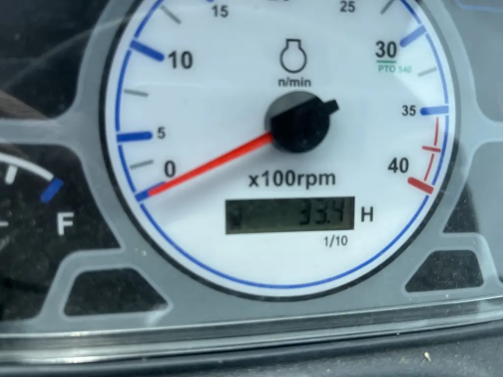 2023 Mahindra Emax20S cab