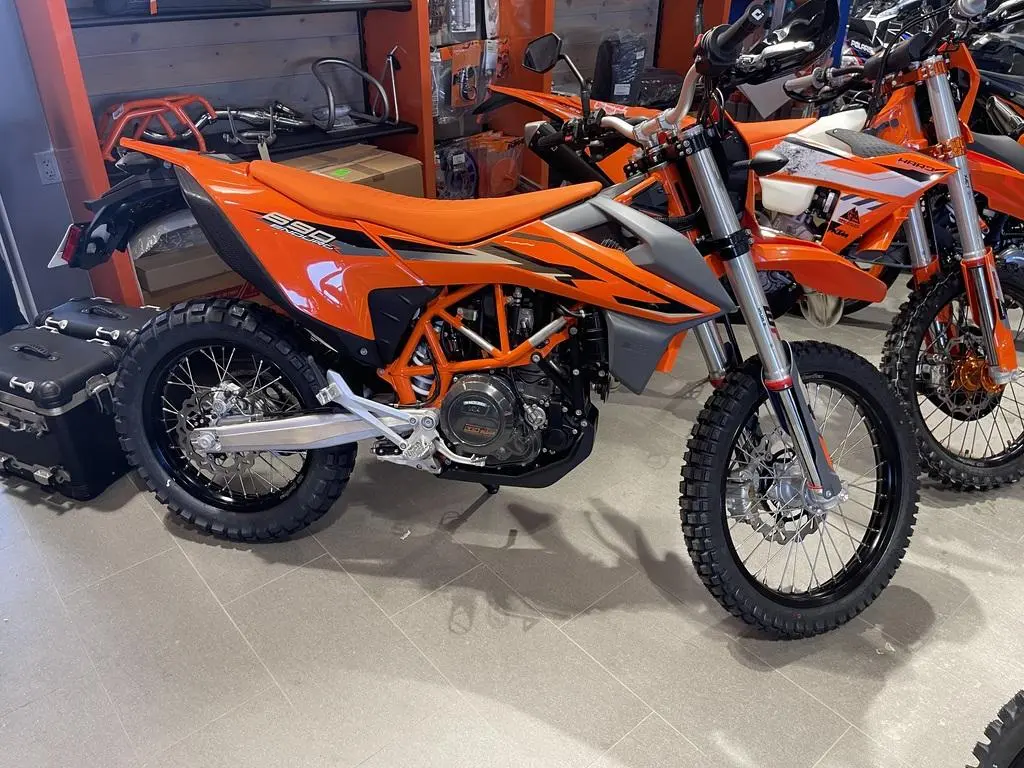 2024 KTM 690 Enduro R