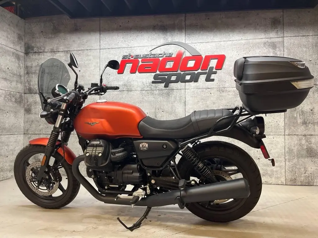 moto guzzi V7 STONE 2021