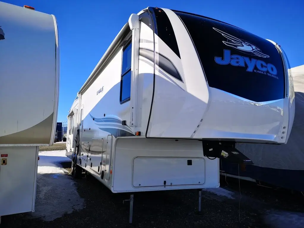 2022 Jayco 355 MBQS Eagle