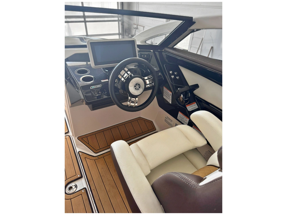 2021 Yamaha 275sd No Luxury Tax* alt