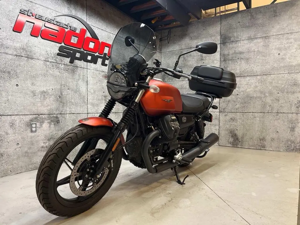 moto guzzi V7 STONE 2021