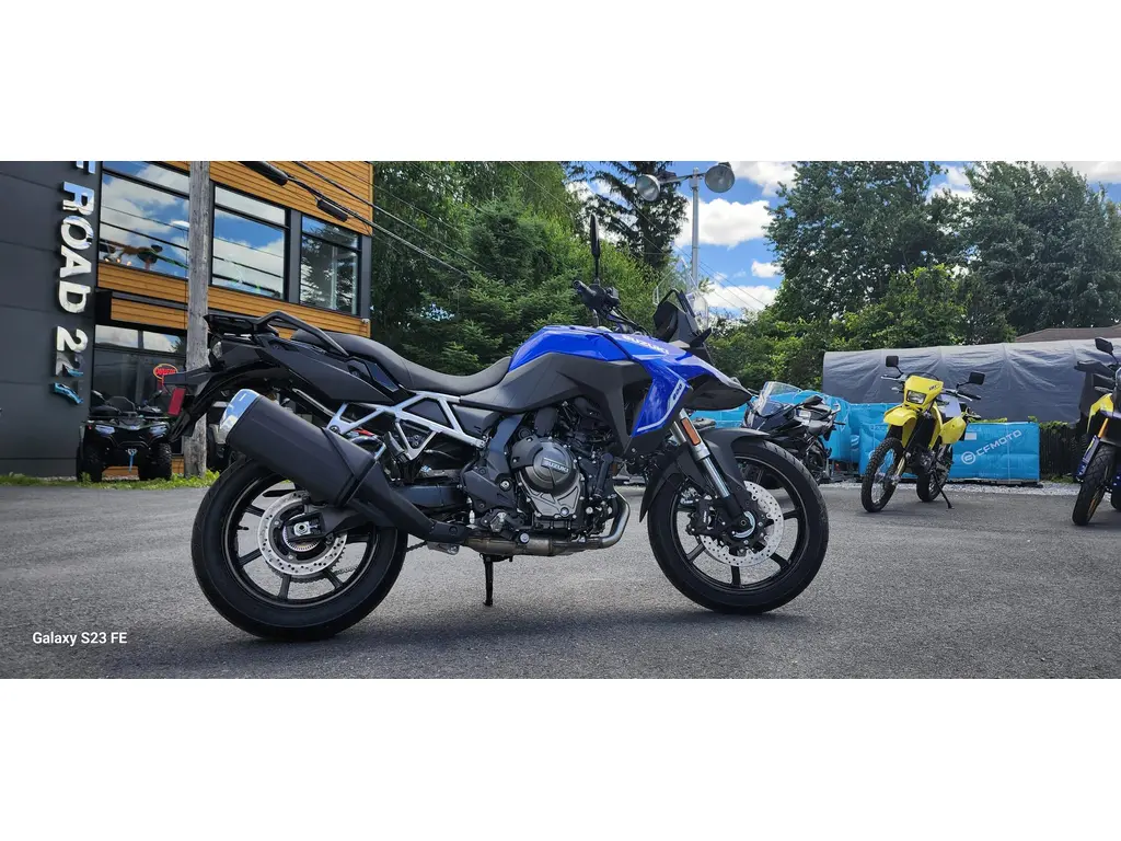 Suzuki V-STROM 800  2024