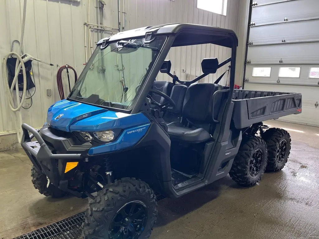 2022 Can-Am Defender XT HD10 6x6 