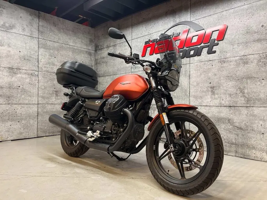 moto guzzi V7 STONE 2021