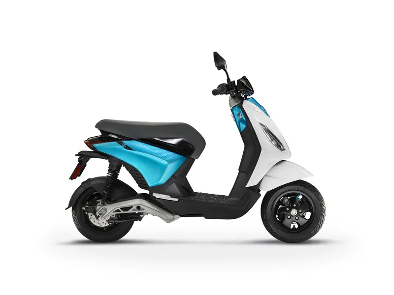 2022 Piaggio 1 Active thumbnail 3