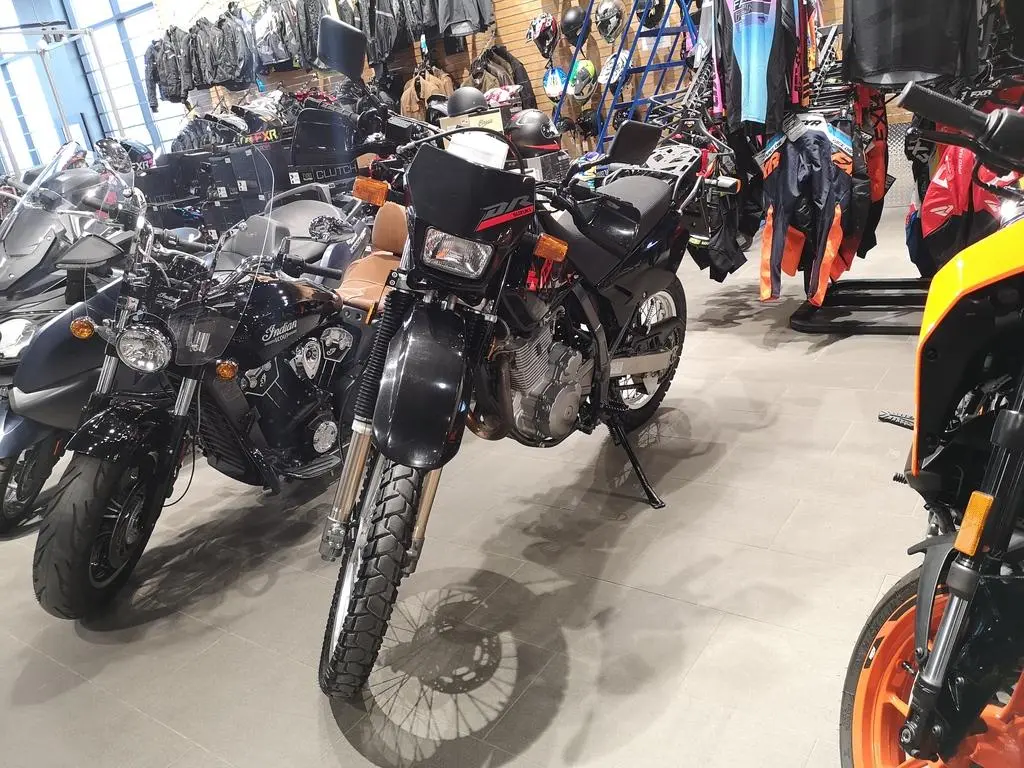 Suzuki DR650 2019