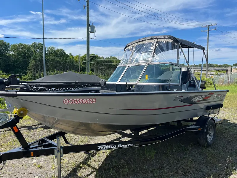 2015 Triton 172 DV 115 hp suzuki (110 HEURES)