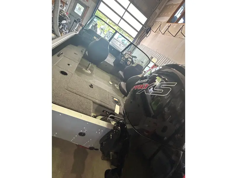 2024 Alumacraft Competitor 175