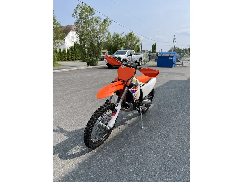 2024 KTM 250 XC thumbnail 3