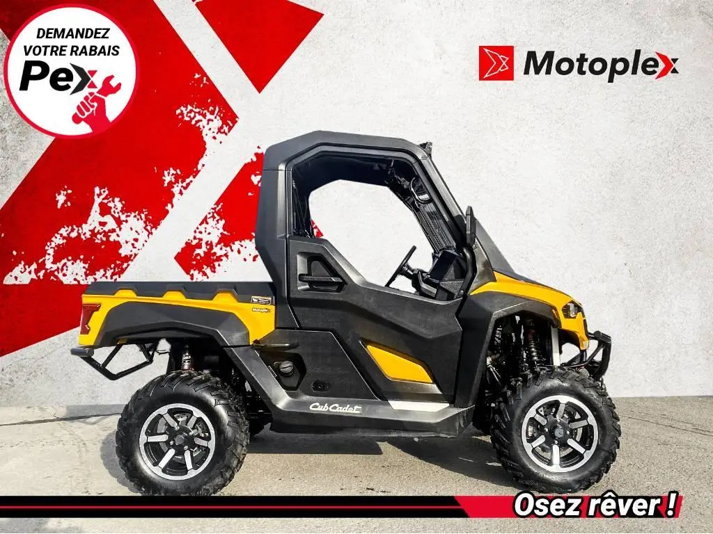 2018 Cub Cadet Challenger MX750 Cabine Fermer