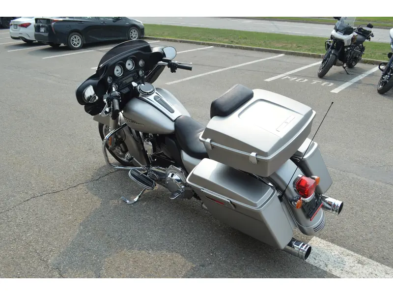 2009 Harley-Davidson FLHX