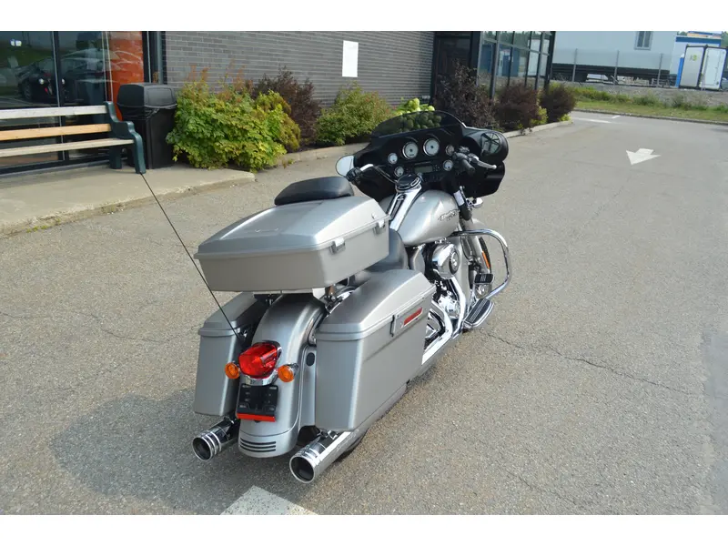2009 Harley-Davidson FLHX