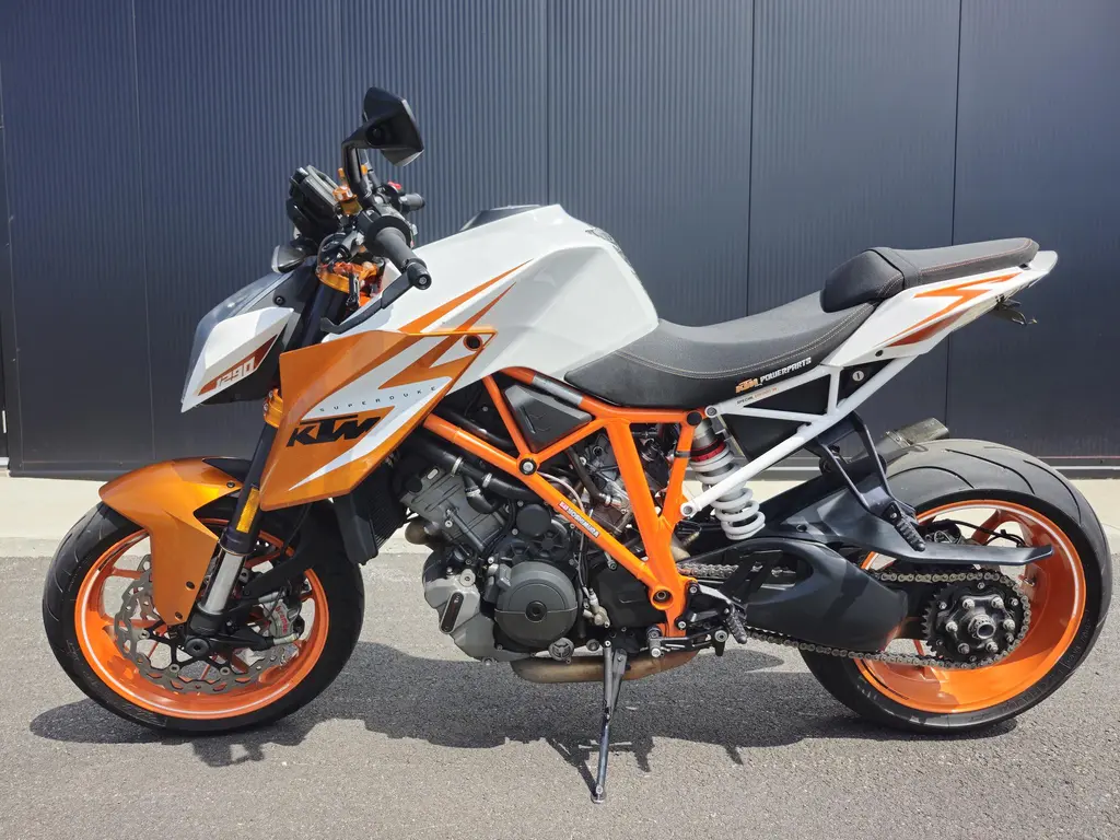 KTM 1290 SUPER DUKE  2016